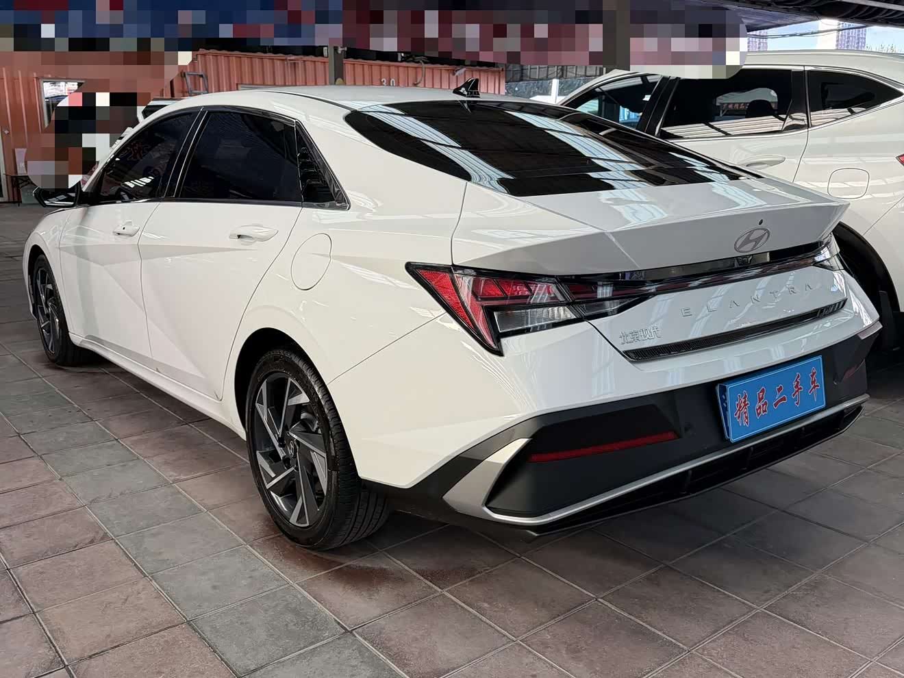 Hyundai Elantra 1.5 л 2023 г. Белый, пробег 10000 км
