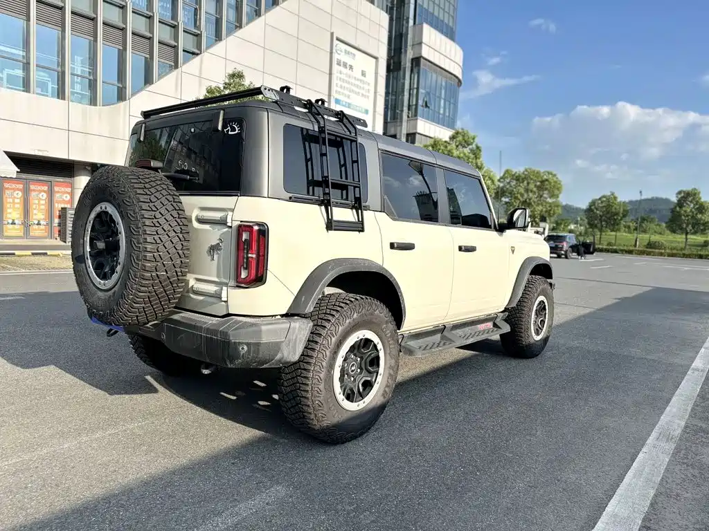 Ford Bronco — миниатюра 5