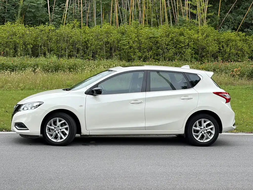 Nissan Tiida — миниатюра 6