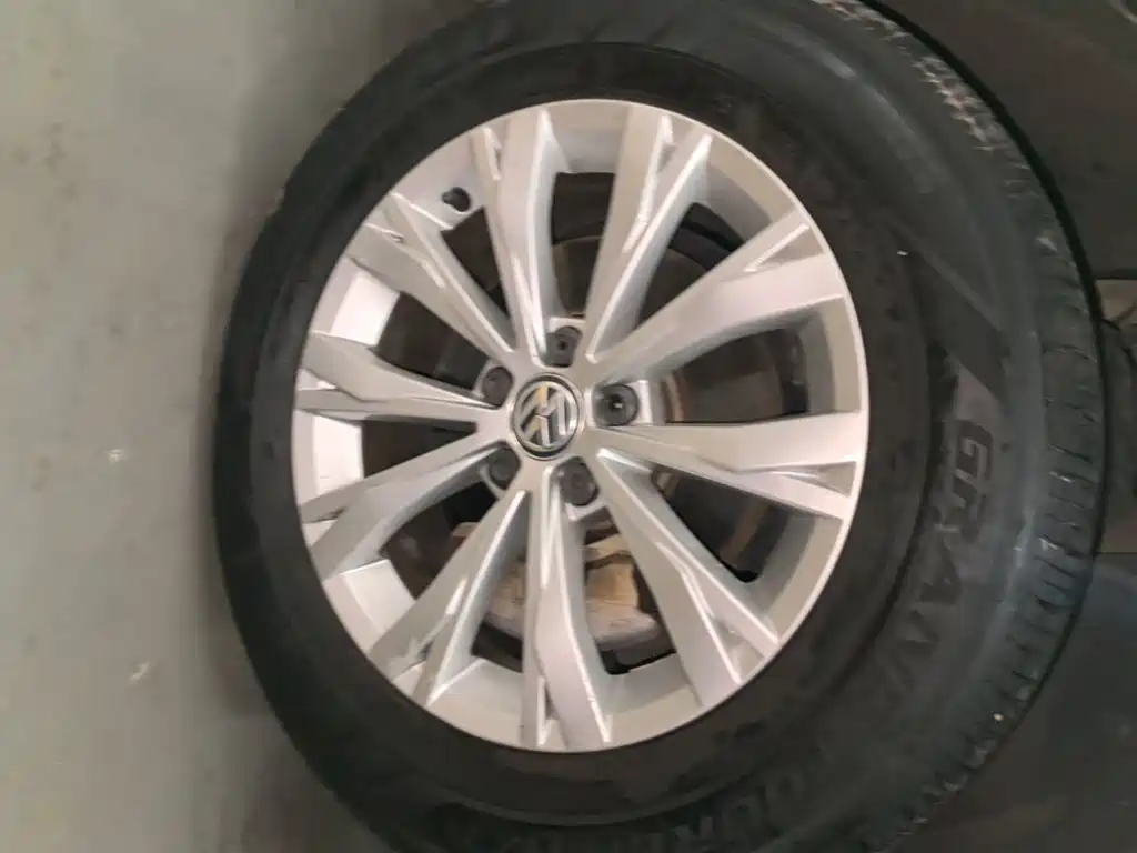 Volkswagen Tiguan L — миниатюра 23