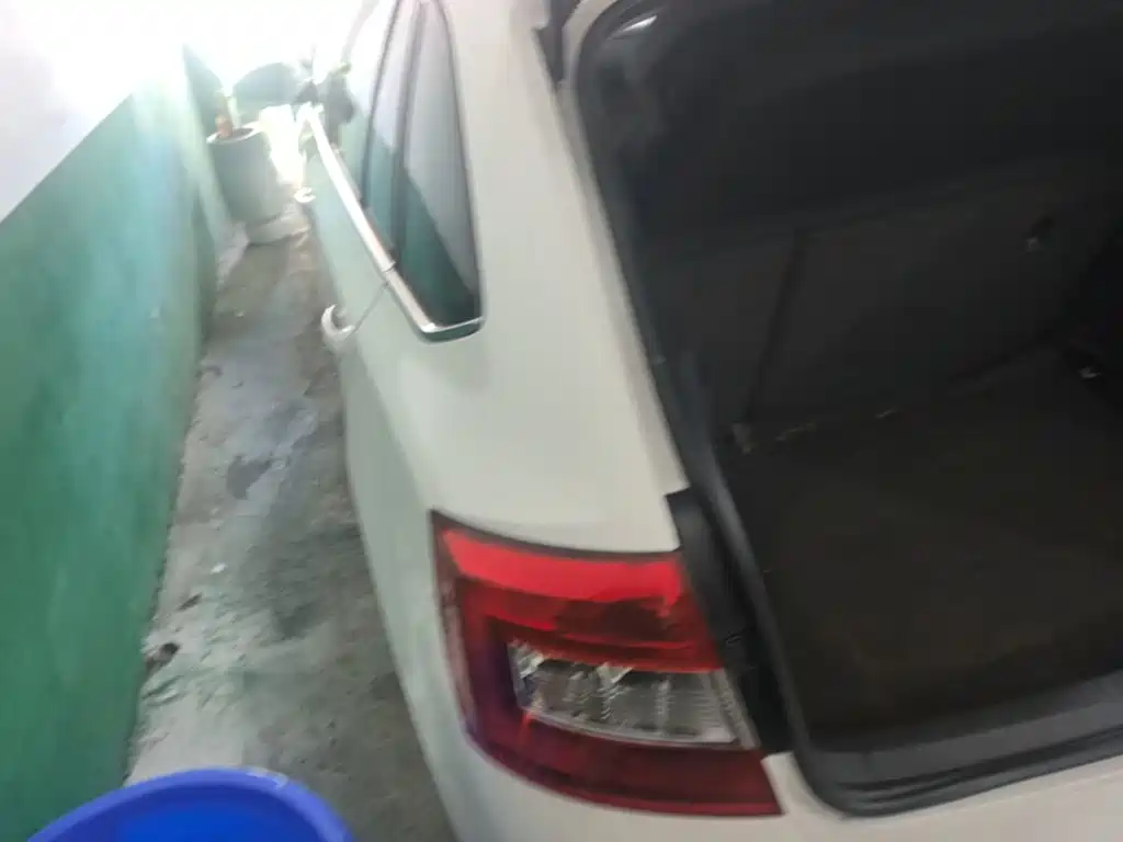 Skoda Rapid Spaceback — миниатюра 5