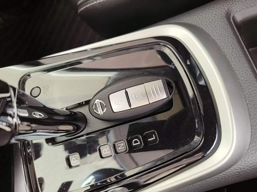 Nissan Tiida 1.6 л 2023 г. Белый, пробег 3700 км