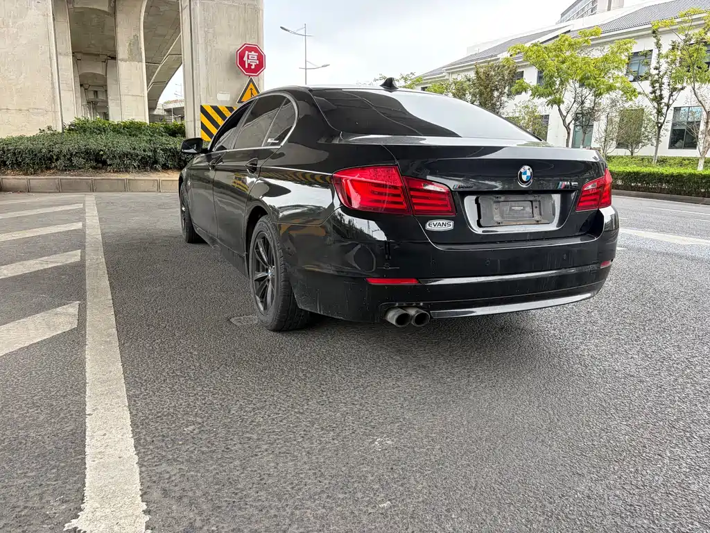 BMW 5 Series — миниатюра 6