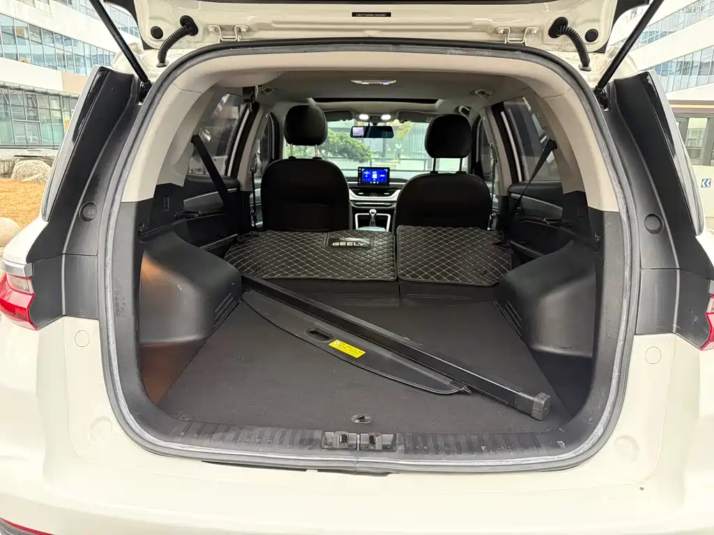 GEELY AUTOMOBILE VISION X6