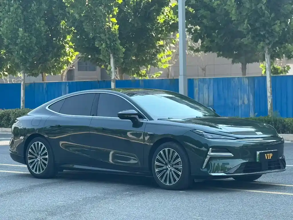Geely Galaxy Galaxy 8 8 2025 130km EM-i Flagship