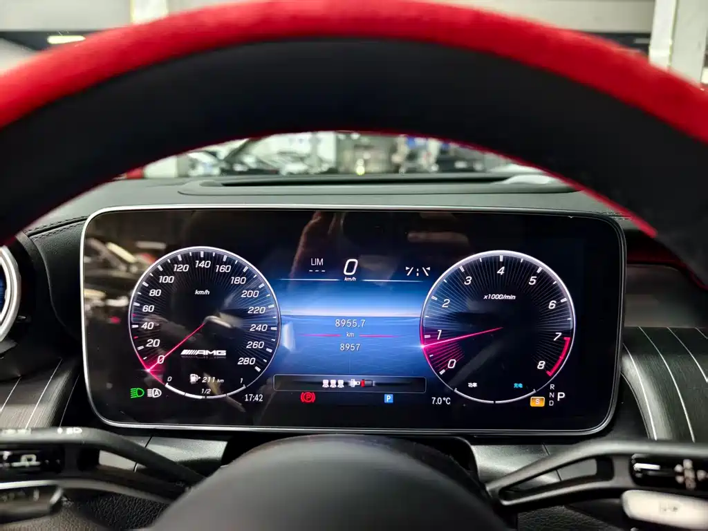 MERCEDES-BENZ GLC AMG