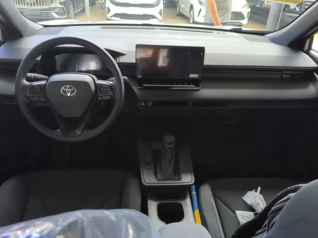 Toyota Corolla Cross — миниатюра 10
