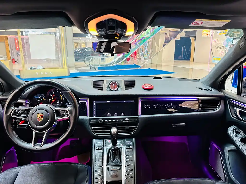 Porsche Macan — миниатюра 10