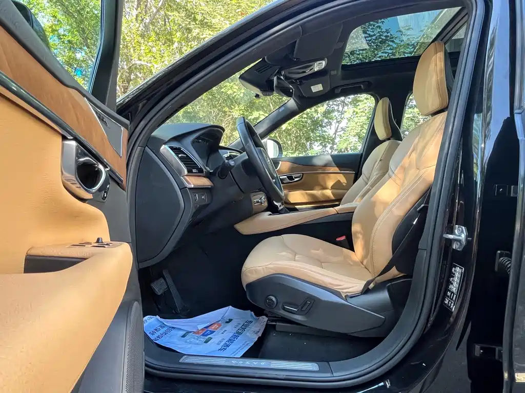 Volvo XC90 — миниатюра 13