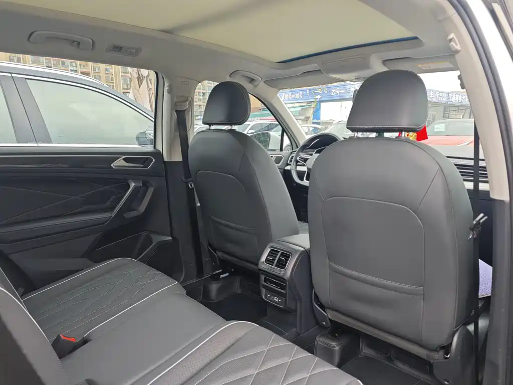 Volkswagen Tiguan L — миниатюра 7