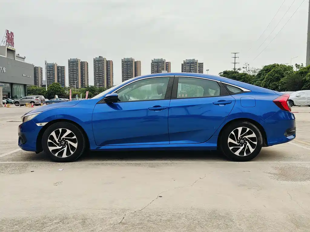 Honda Civic — миниатюра 4