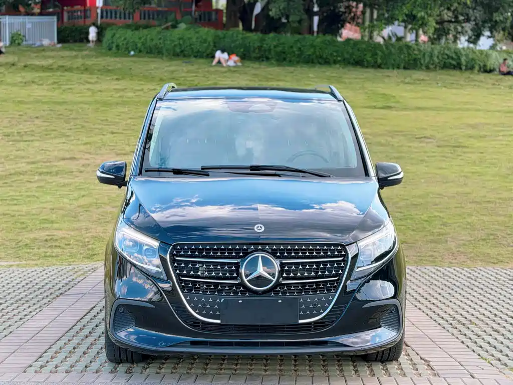 Mercedes-Benz V-Class — миниатюра 2