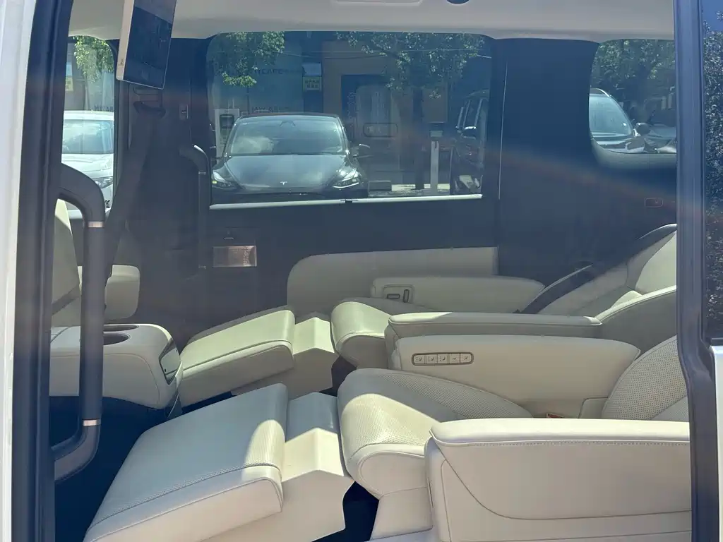 Li Auto Li MEGA — миниатюра 9