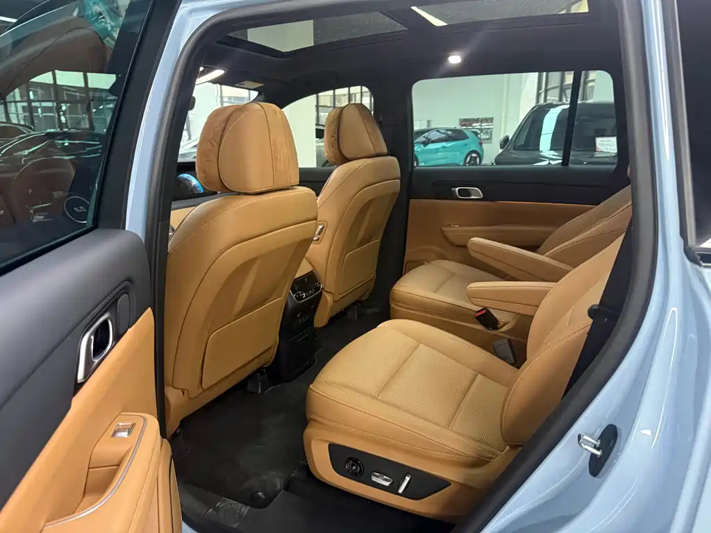Li Auto ONE 2021 6 мест