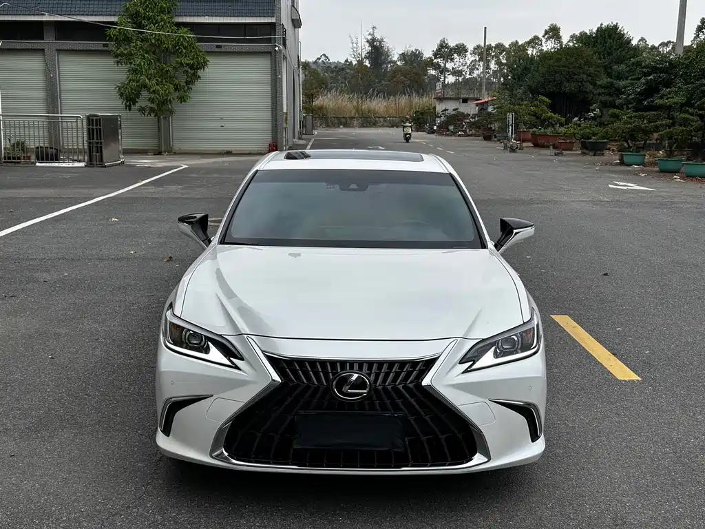 Lexus ES — миниатюра 2