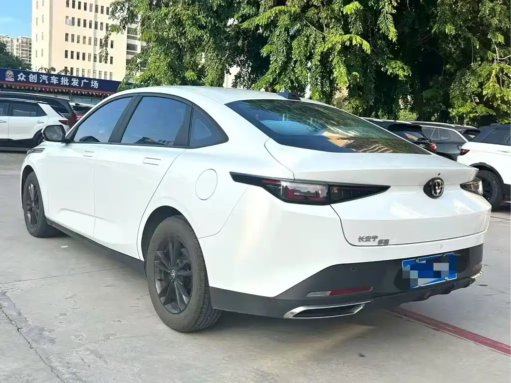 Changan Yida — миниатюра 6