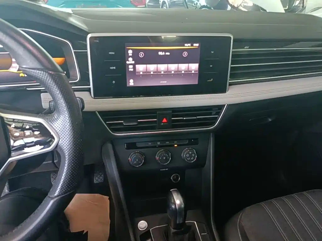 Volkswagen Tiguan L — миниатюра 13