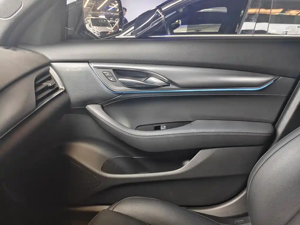Cadillac CT5 — миниатюра 11