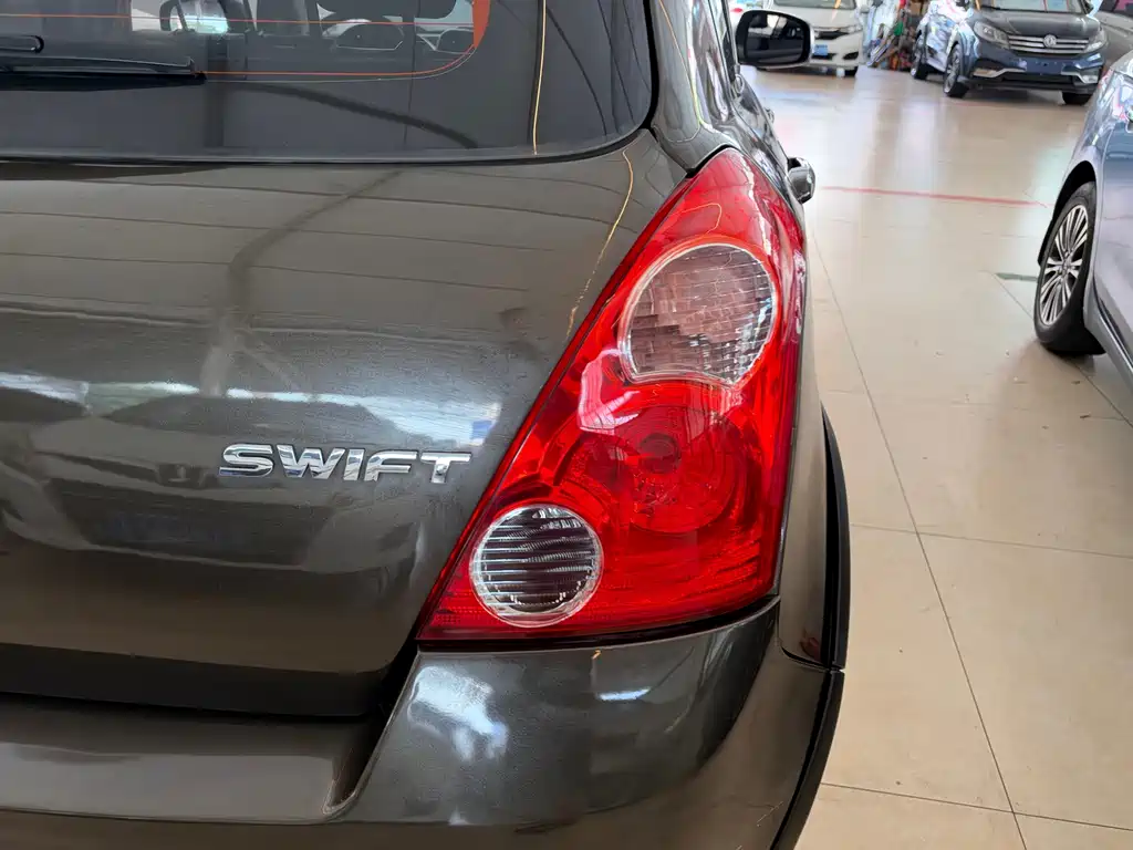 Suzuki Swift — миниатюра 6