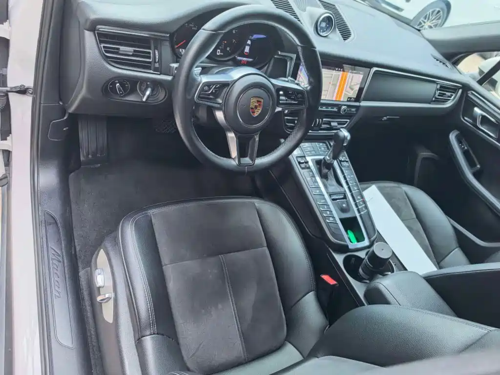 Porsche Macan — миниатюра 6