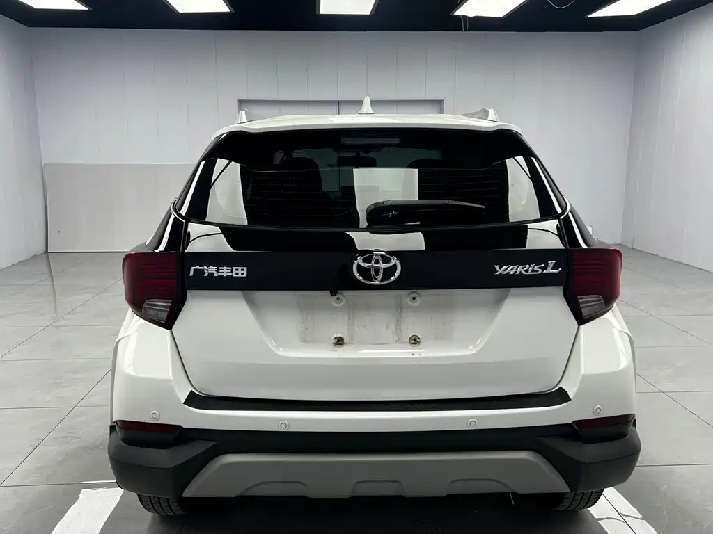 Toyota Yaris L — миниатюра 5