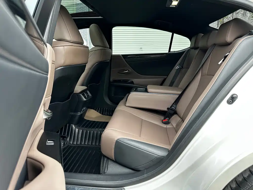 Lexus ES — миниатюра 5
