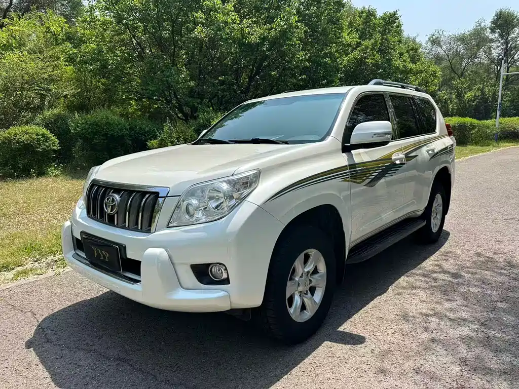 Toyota Land Cruiser Prado 2010 2.7L AT Standard
