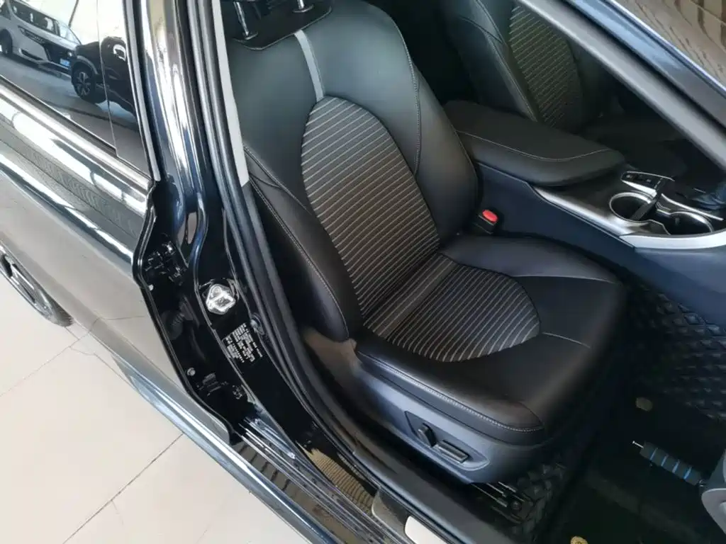 Toyota Camry — миниатюра 25
