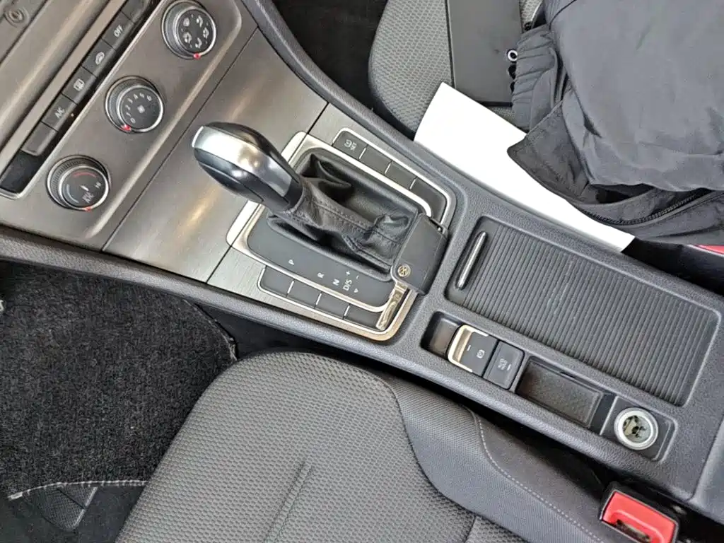 Volkswagen Golf — миниатюра 14