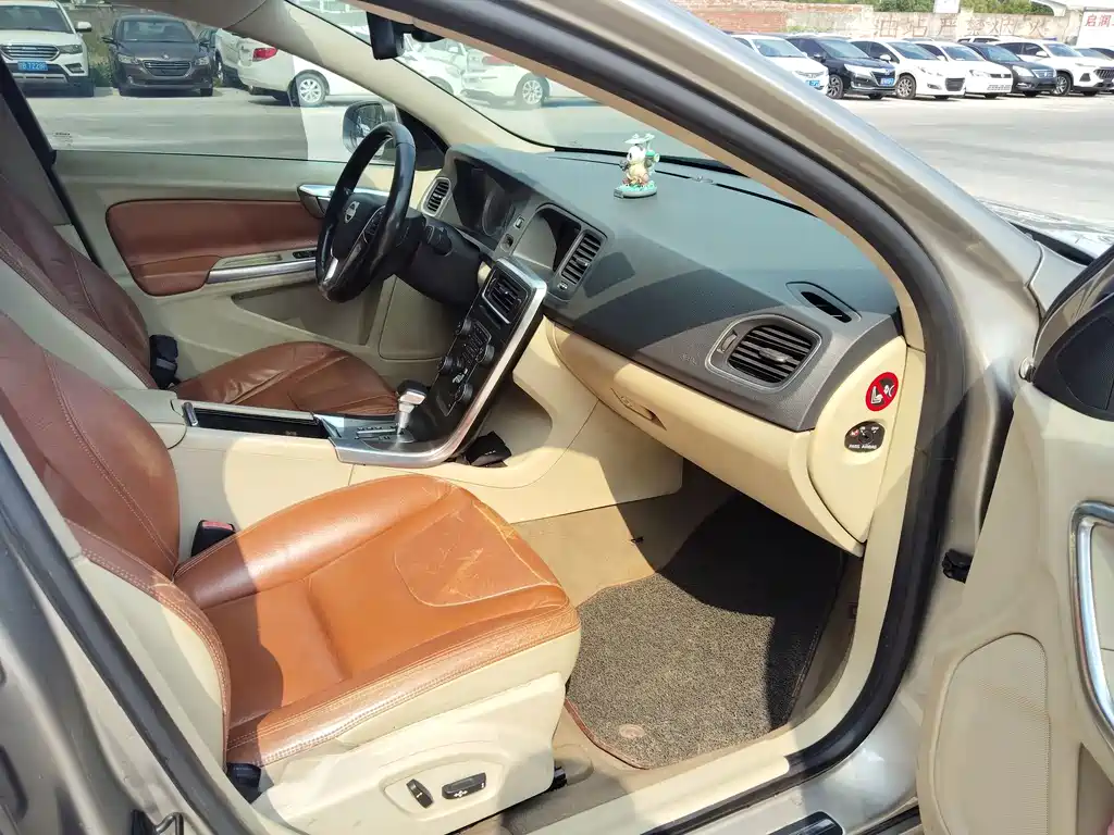Volvo S60 (Import) — миниатюра 6