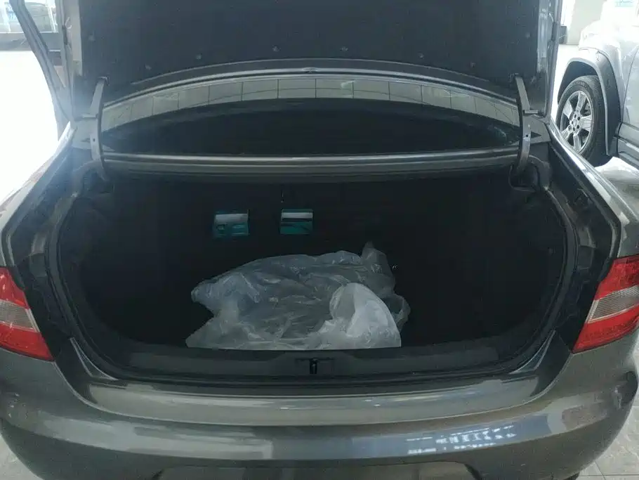 Skoda Superb — миниатюра 4