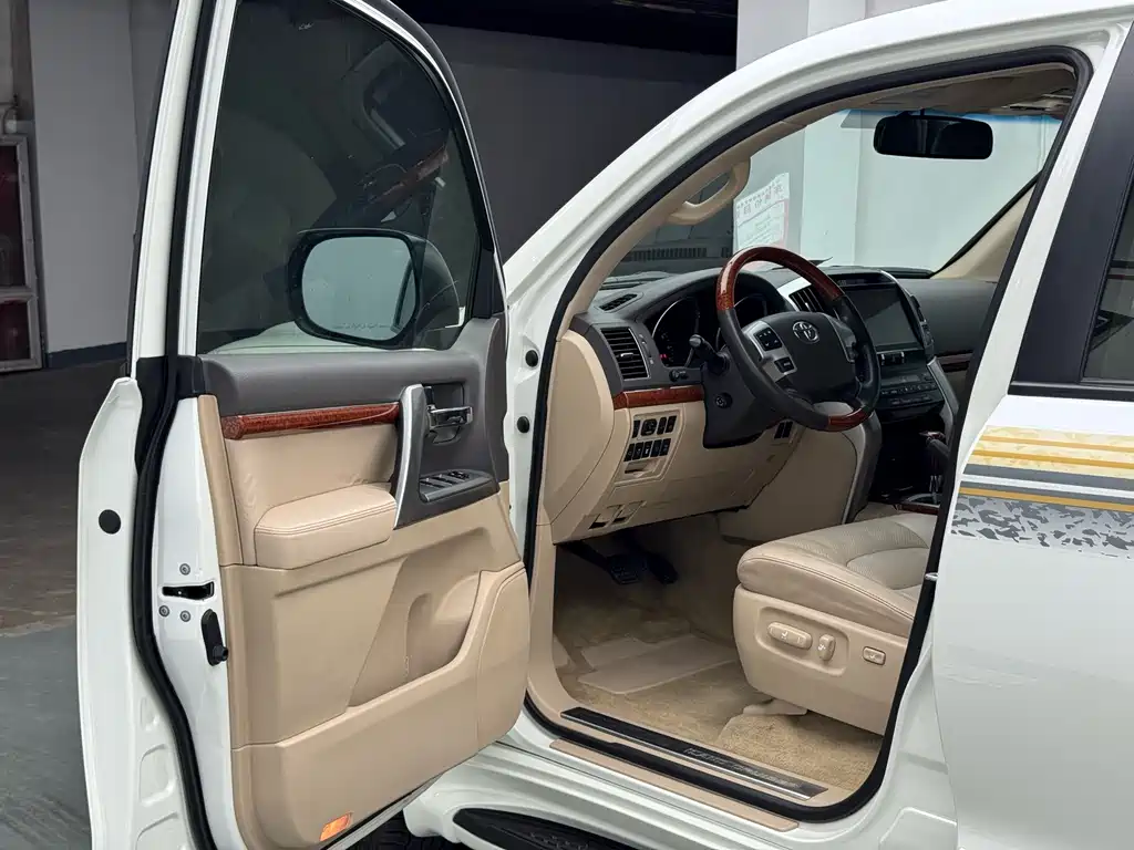 Toyota Land Cruiser — миниатюра 10