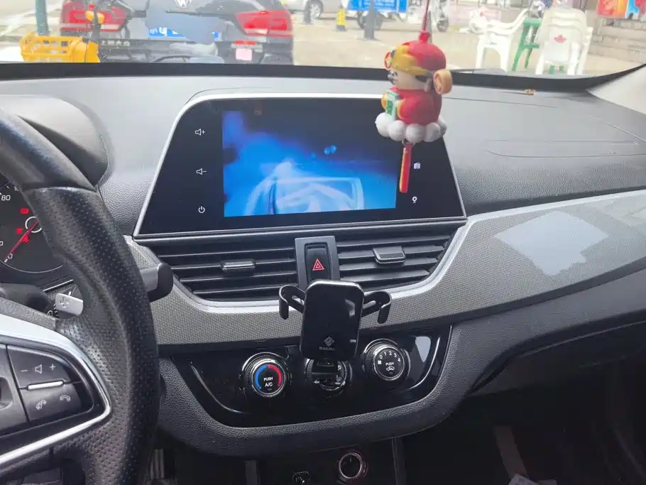 Baojun 310W — миниатюра 13