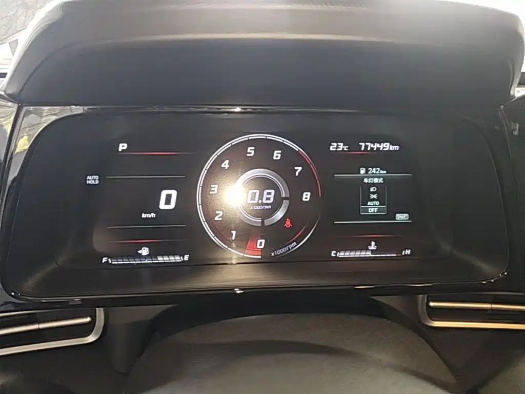 Hyundai Elantra — миниатюра 12