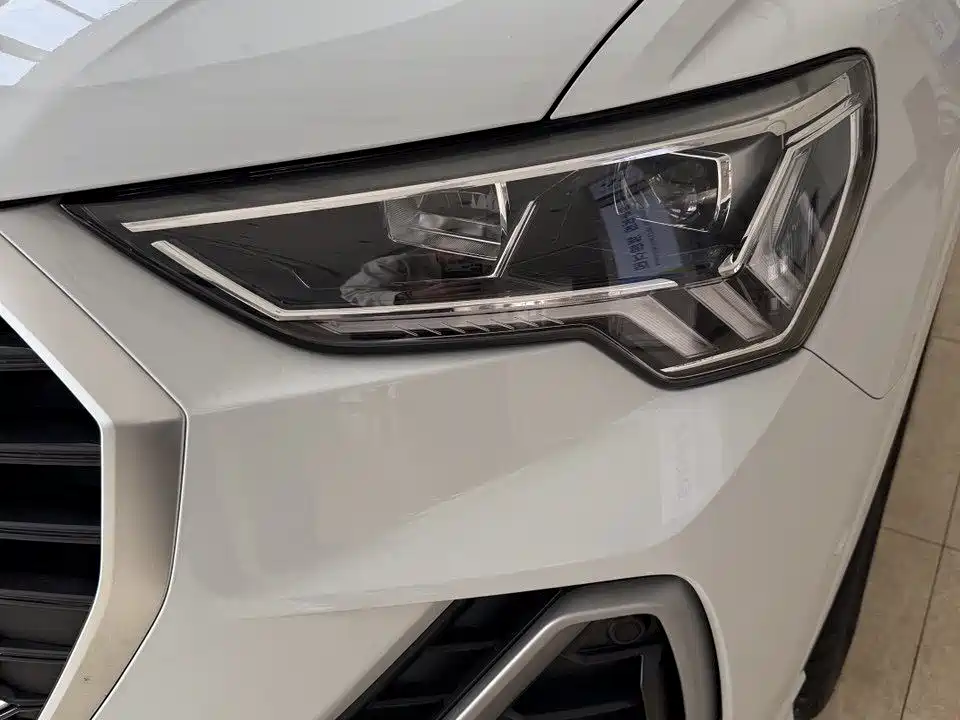 Audi Q3 2023 35 TFSI (1.4T)