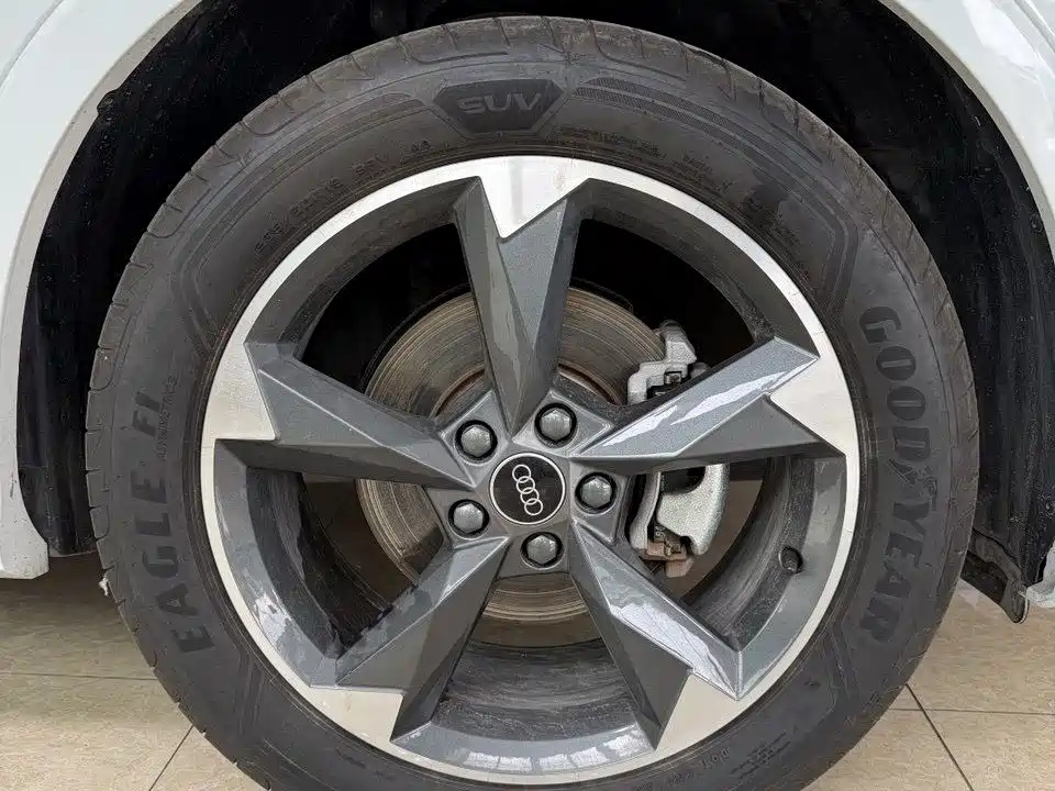 Audi Q3 2023 35 TFSI (1.4T)