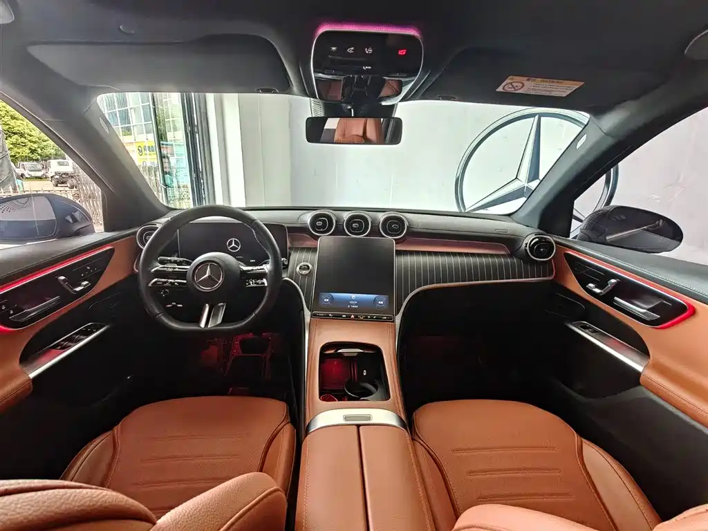 Mercedes-Benz GLC 2023 GLC 260 L 4MATIC Luxury 5 мест