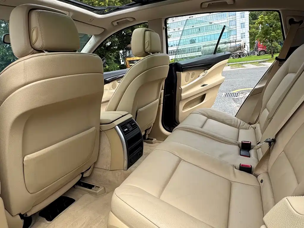 BMW 5 Series — миниатюра 11