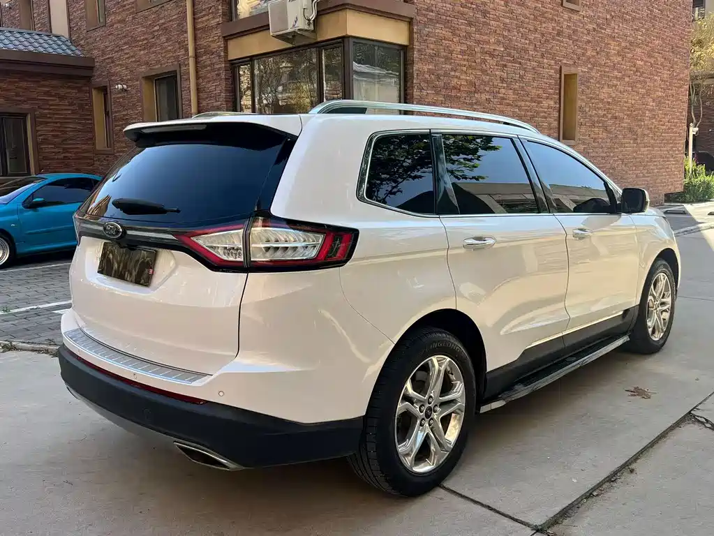 Ford Edge — миниатюра 3