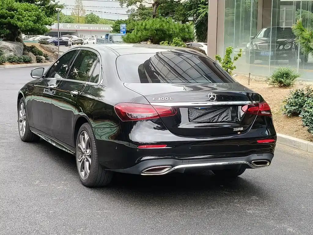 Mercedes-Benz E-Class — миниатюра 19