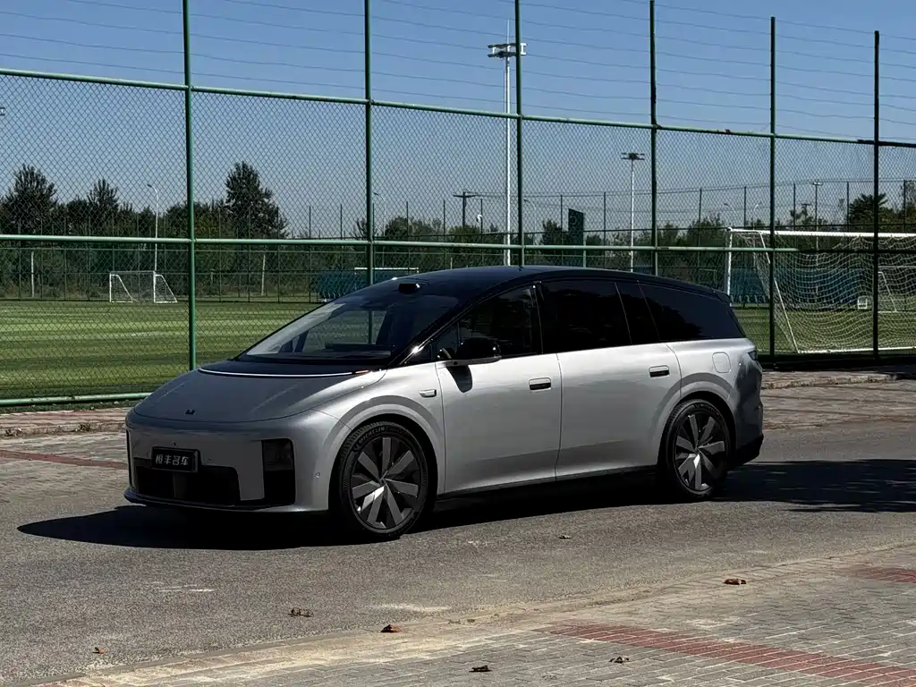 Li Auto Li i8