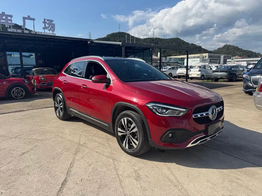 Mercedes-Benz GLA 2021