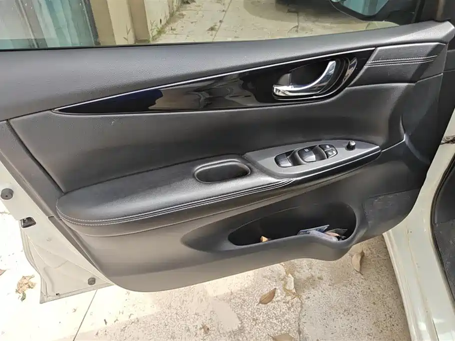 Nissan Tiida 2019 1.6L CVT V