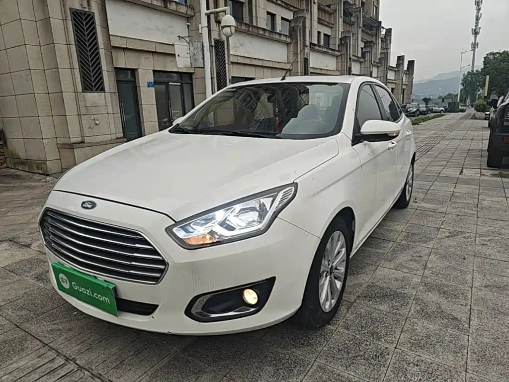 Ford Escort 2015 1.5L Auto Fashion Type