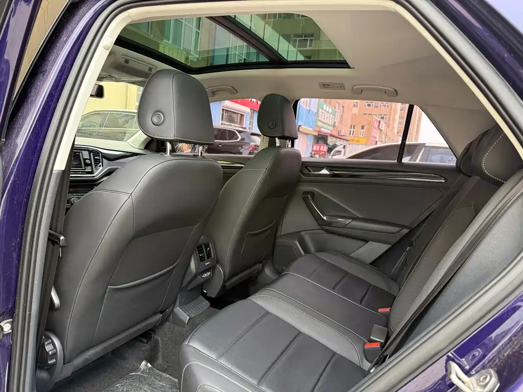 Volkswagen T-Roc 2018 280TSI DSG Comfort V