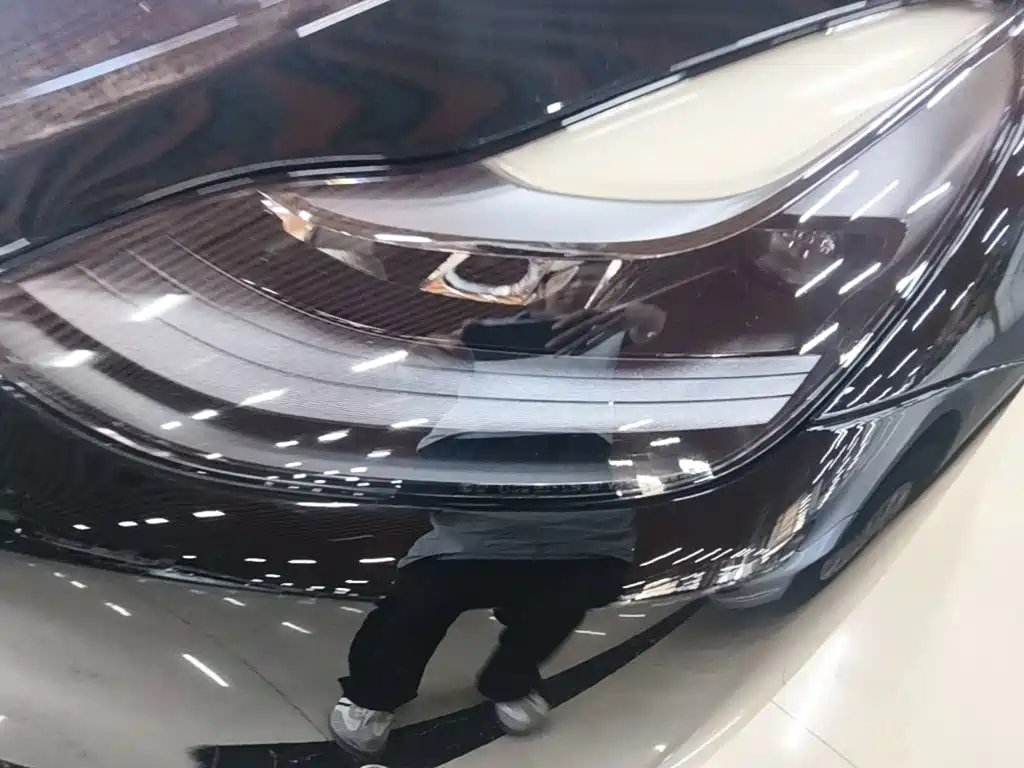 Tesla Model Y — миниатюра 24