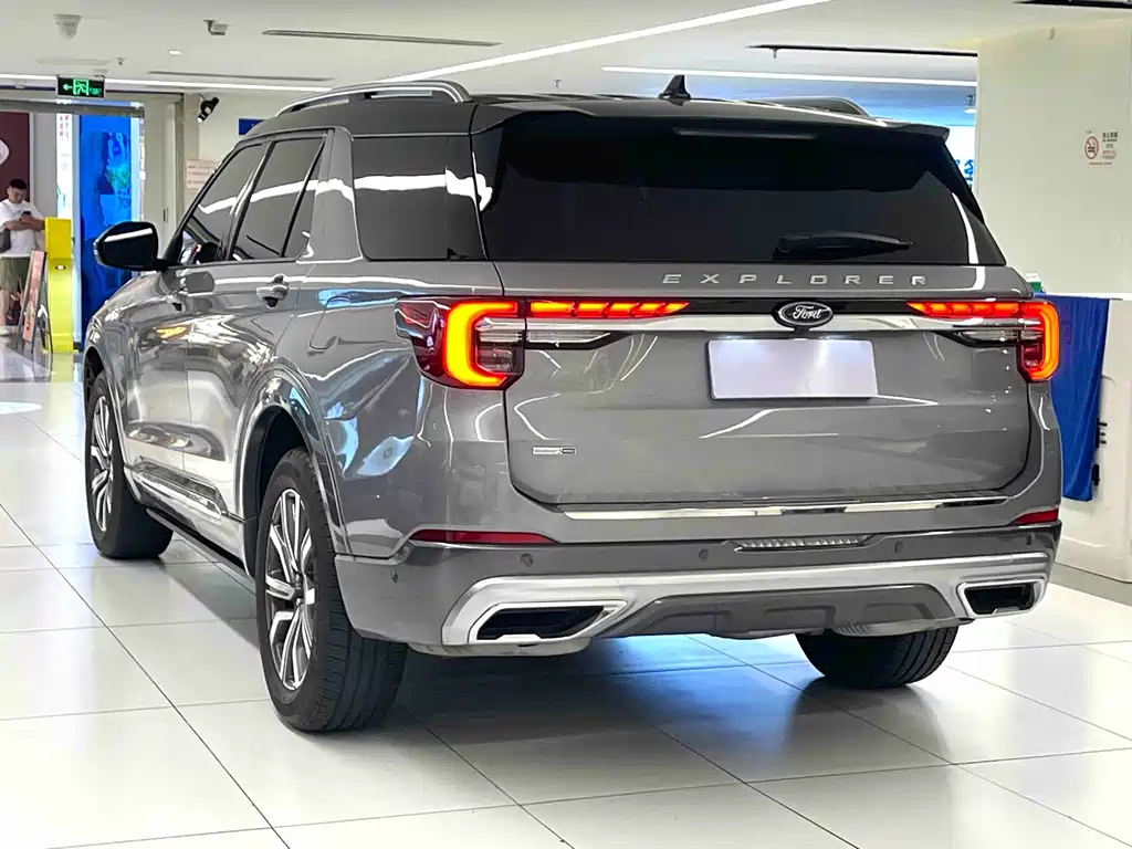 Ford Explorer — миниатюра 7