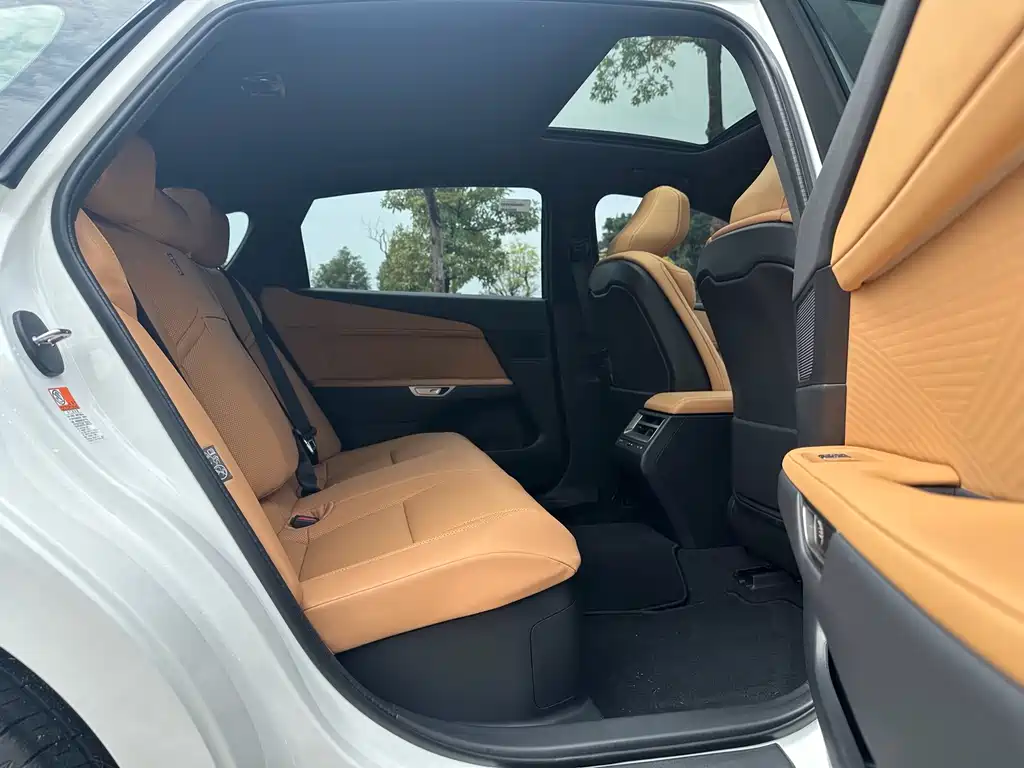 Lexus ES — миниатюра 14