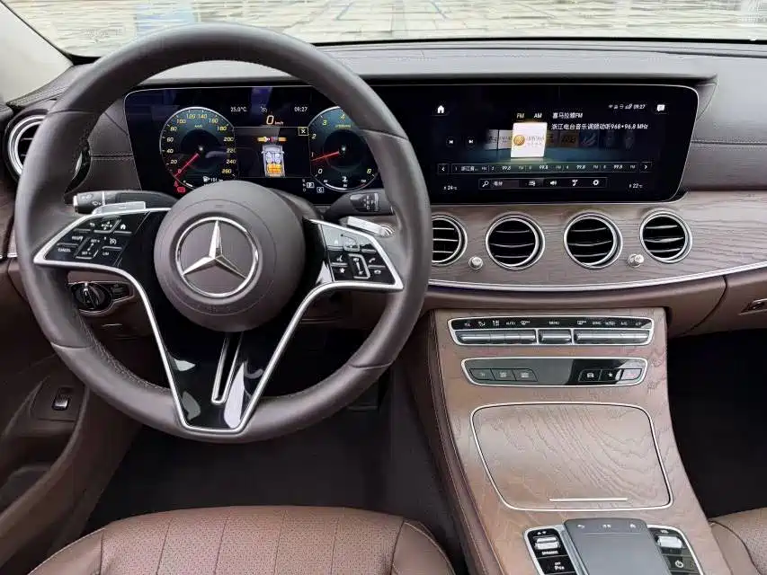 Mercedes-Benz E-Class — миниатюра 6