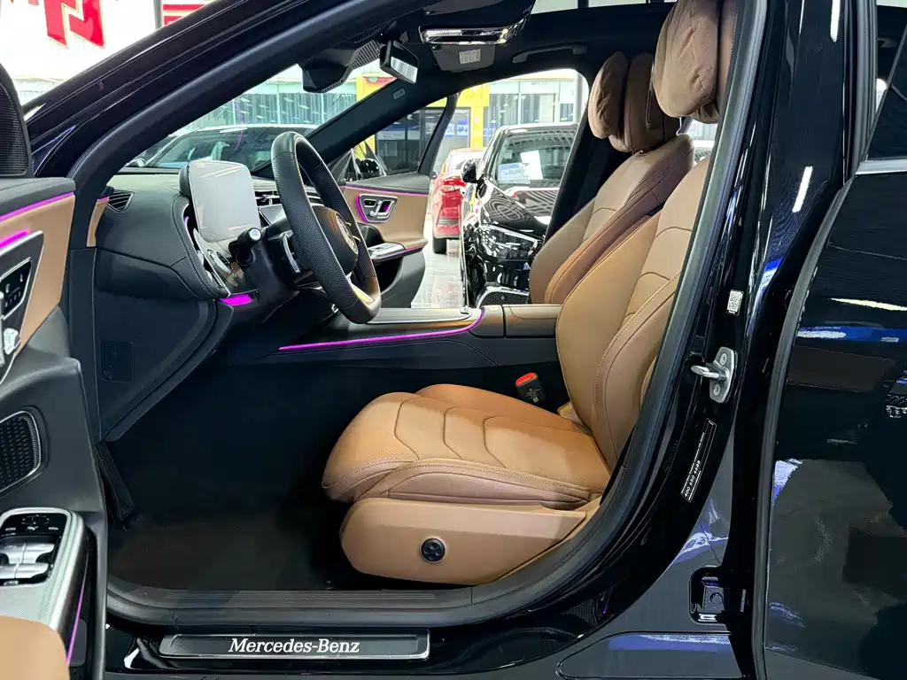 Mercedes-Benz E-Class — миниатюра 8